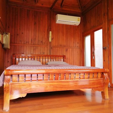 Wood House Pattaya Hotel Exterior foto