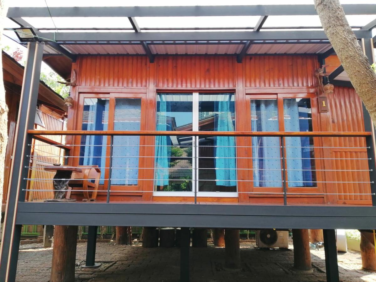 Wood House Pattaya Hotel Exterior foto
