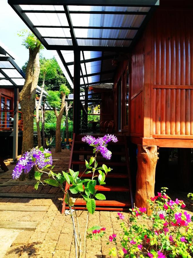 Wood House Pattaya Hotel Exterior foto