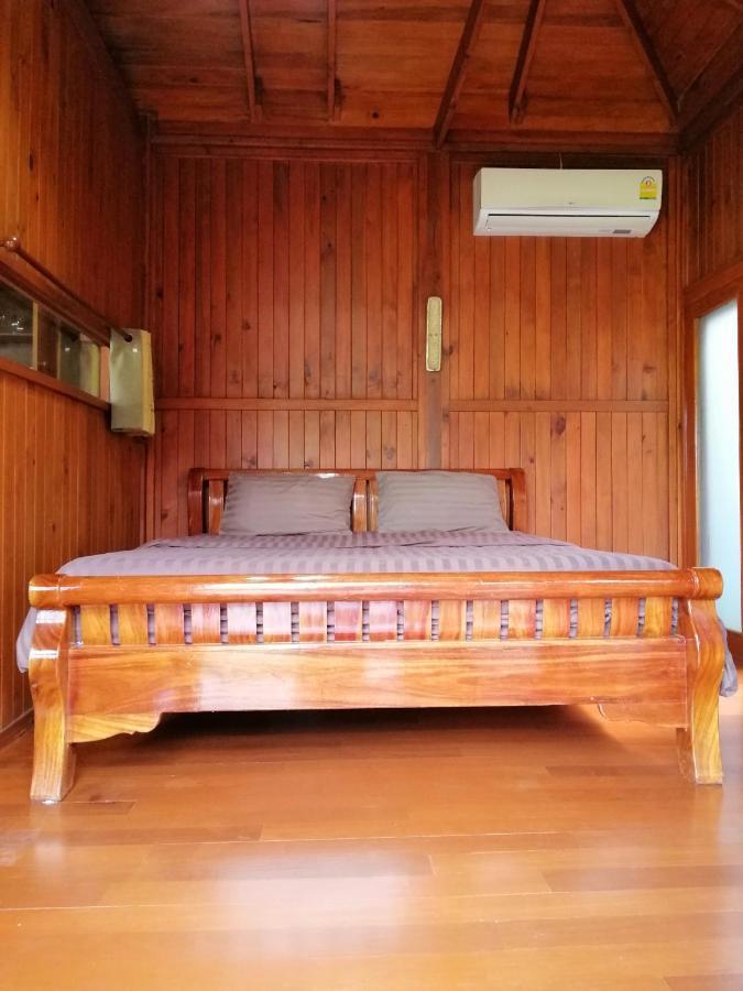 Wood House Pattaya Hotel Exterior foto